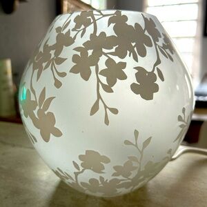 IKEA white table lamps, excellent condition. Perfect for bedroom or living room.